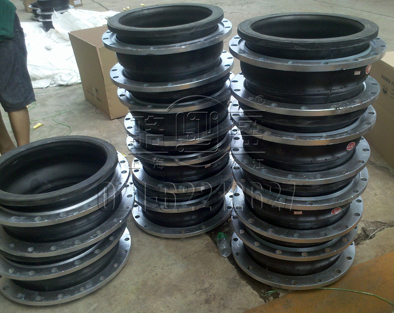 可曲撓橡膠接頭發貨現場