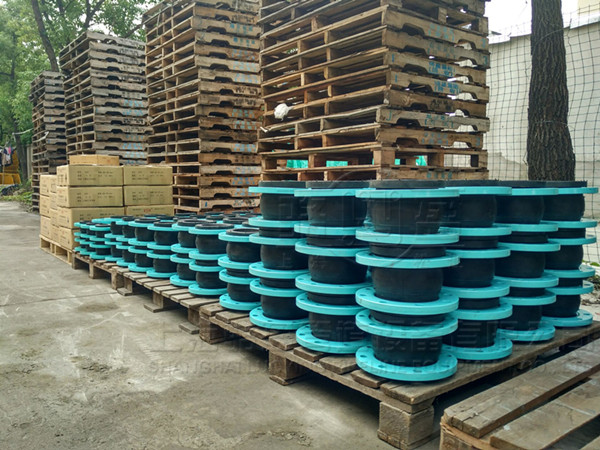 橡膠接頭配套法蘭有什么區別 橡膠接頭配套法蘭有什么區別